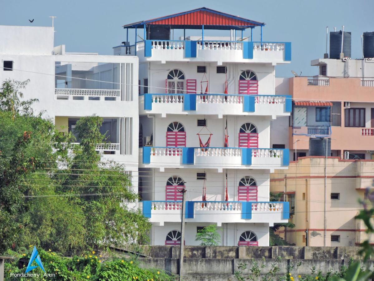 Holi-Wood Guesthouse Pondicherry Dış mekan fotoğraf