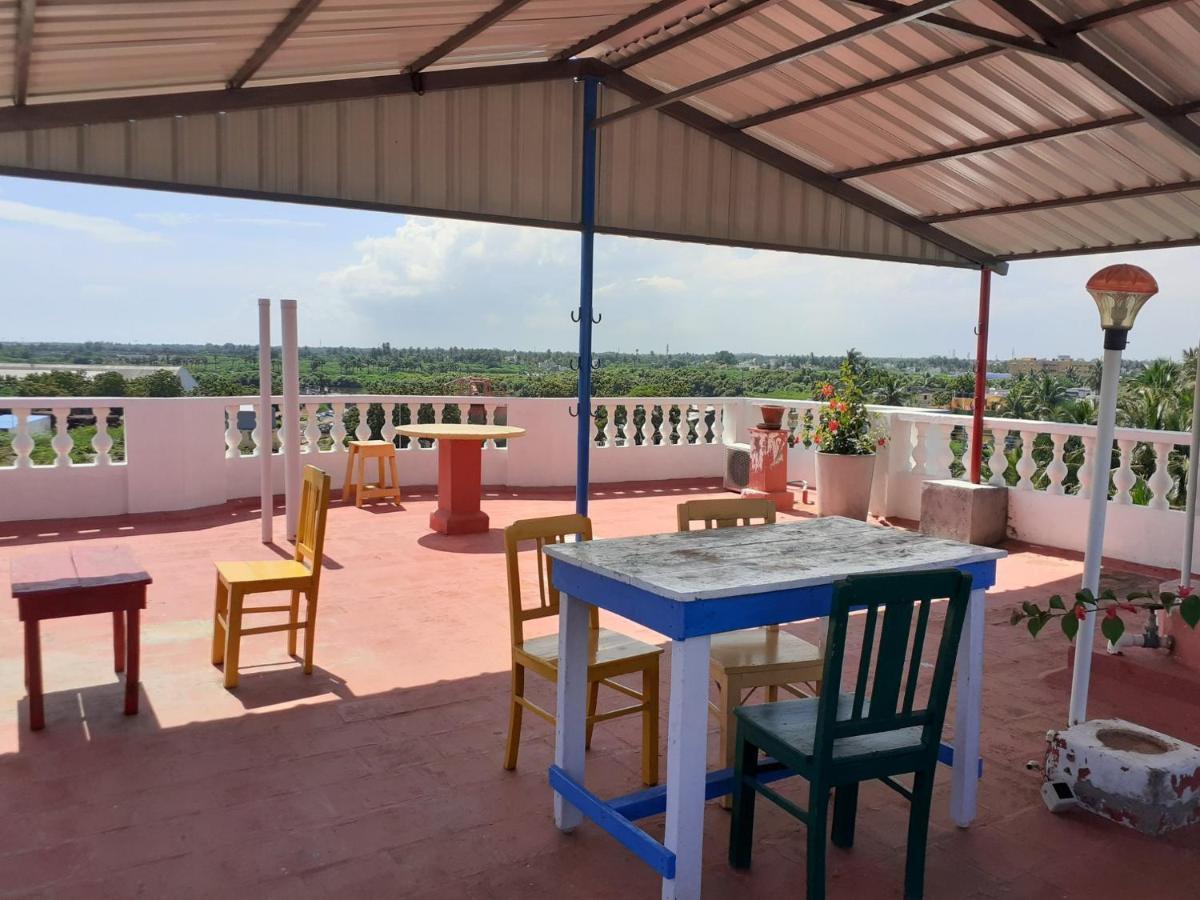 Holi-Wood Guesthouse Pondicherry Dış mekan fotoğraf