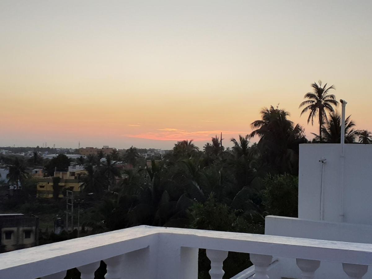 Holi-Wood Guesthouse Pondicherry Dış mekan fotoğraf