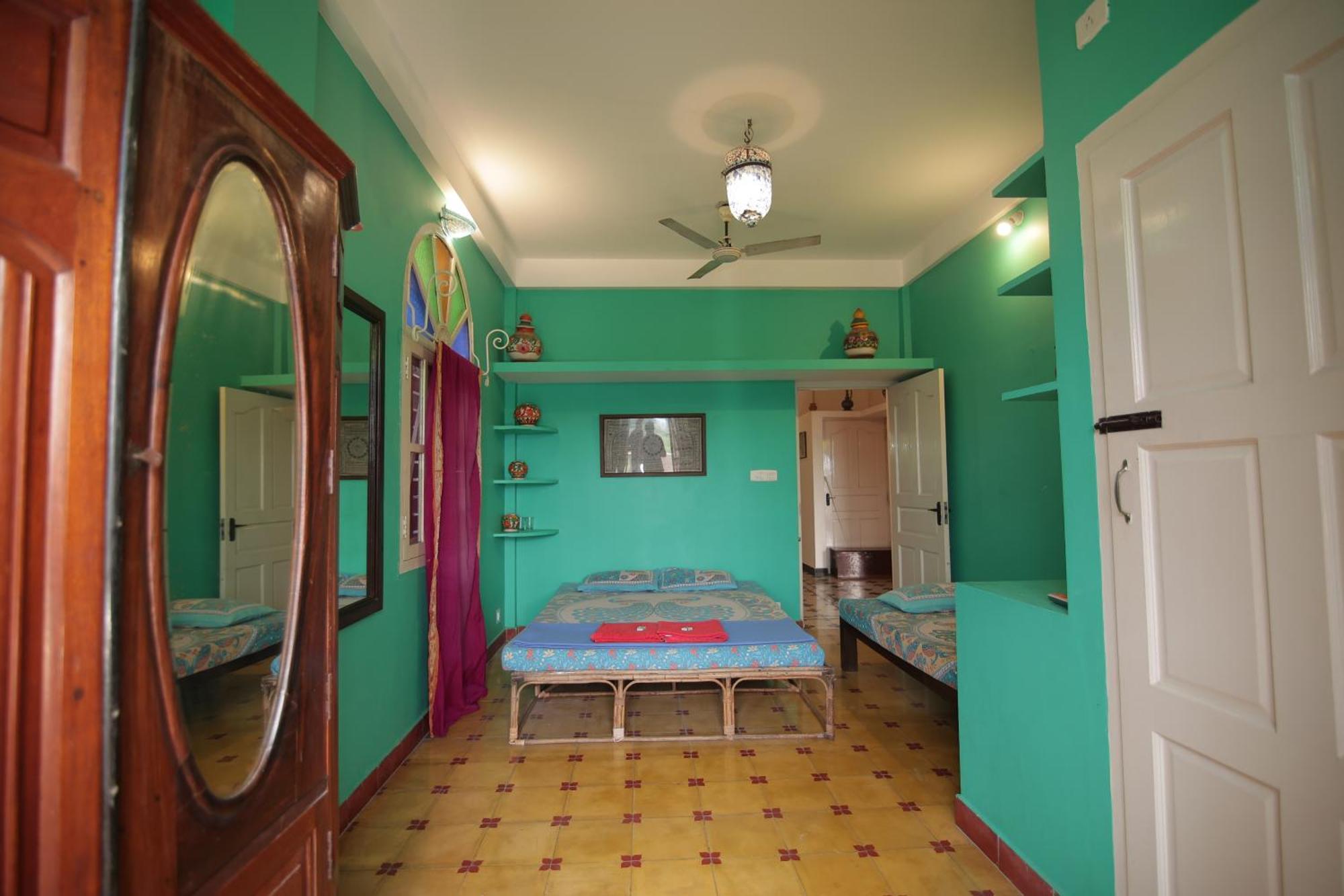 Holi-Wood Guesthouse Pondicherry Dış mekan fotoğraf